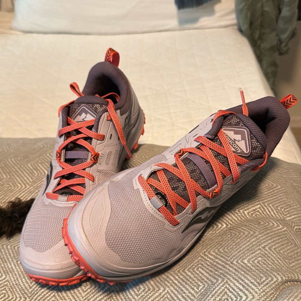 Saucony hiking shoes